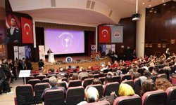 ERÜ'de 'II. Ulusal PharmErciyes Eczacılık Öğrenci Kongresi' düzenledi