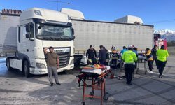 Erzincan-Sivas kara yolunda kaza: 2 yaralı