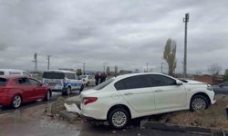 Eskişehir'de iki otomobil çarpıştı: 1 yaralı