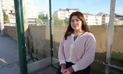 Genç kadın durakta tacizciyi saniye saniye kaydetti: 'Ben hovardayım, hovarda'