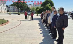 Gençlik Haftası etkinliklerinde caddeden geçen herkes İstiklal Marşı'na eşlik etti