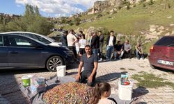 Güzelyurt'ta şekerli mezarlık ziyareti geleneği sürüyor