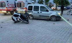 Hafif ticari araçla çarpışan motosikletteki 2 kişi yaralandı