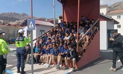Hakkari polisinden çocuklara trafik eğitimi