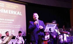 İbrahim Erkal'a vefa gecesine yoğun ilgi