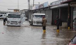 Iğdır küçük sanayi sitesindeki iş yerleri sular altında kaldı