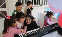 İşitme ve görme engelli öğrenciler Bilim Fuarı'nda hünerlerini sergiledi
