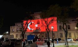 İstanbul'un fethinin 573. yıl dönümünde 3 ayrı noktada video mapping gösterisi