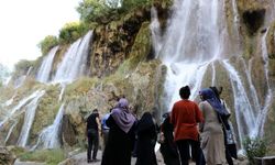 Kar suları Girlevik Şelalesi'ni coşturdu
