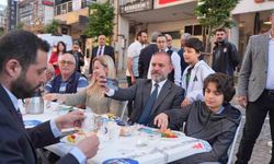 Kardeşlik ve dayanışma sofrası: Sancaktepeliler bayram sabahı Akın Caddesi'nde buluştu