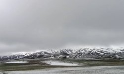 Karlıova'nın yüksek kesimlerine kar yağdı