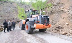 Kastamonu'da heyelan sebebiyle kapanan yol ulaşıma açıldı