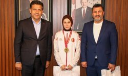 Kozanlı boksör Azranur, Gençler Olimpiyatları'nda Türkiye'yi temsil edecek