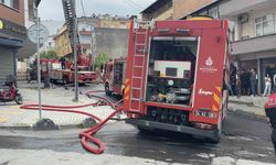 Küçükçekmece'de çatı yangını