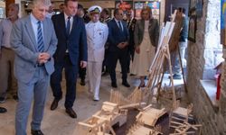 Kuşadası'nda öğrencilerin eserleri sergilendi