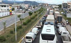 Kuzey Ege'de trafikte 9 günlük bayram tatili yoğunluğu başladı