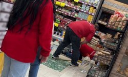 Markete giren fare paniğe neden oldu