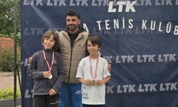 Minikler tenis turnuvasından başarılarla döndü