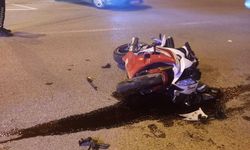 Motosiklet ile otomobil çarpıştı: 1 yaralı