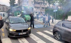 Muğlaspor'a taraftarlardan meşaleli karşılama