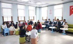 Muradiye'nin minik yazarları ilk imzalarını attı