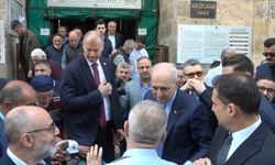 Numan Kurtulmuş cuma namazında Ulu Cami'de vatandaşlarla saf tuttu