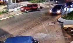 Otomobilin yayaya çarpma anı güvenlik kamerasında: 1 ölü