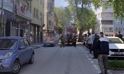 Park halindeki otomobil alev alev yandı