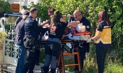 Perde takarken düşen yaşlı kadın hastanelik oldu