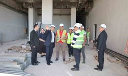 Rektör Kent, Diş Hekimliği Fakültesi hastahane binası inşaatında incelemelerde bulundu