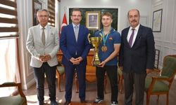 Salihli Kaymakamı Güldoğan, dünya şampiyonunu ağırladı
