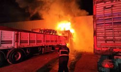 Şanlıurfa'da tır garajında korkutan yangın