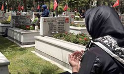 Şehit anneleri, Anneler Günü'nde evlatlarına koştu