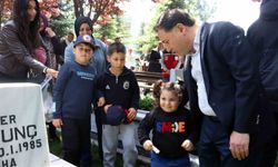 Şehitlikte hüzünlü arife
