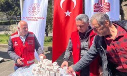 Sinop'ta Vakıf Haftası programında vatandaşlara lokum ikram edildi