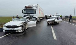 Siverek'te zincirleme trafik kazası: 2 ölü, 2 yaralı