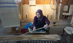 Teknolojiye inat hasır dokumacılığı Tire'de yaşatılmaya devam ediyor
