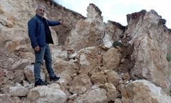 Tokat'ta köy girişindeki heyelan korkuttu