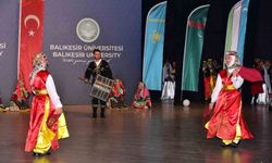 Türk Dünyasının renkleri Balıkesir'de sahneye taşındı