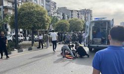 Üst geçitteki asansörde kurtarma çalışması yapılırken iki motosiklet çarpıştı: 2 yaralı