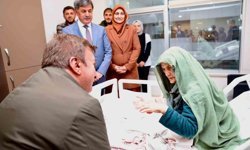 Vali Aydoğdu'dan Aksun ailesine geçmiş olsun ziyareti