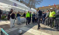 Vali Yılmaz alkol gözlüğünü taktı, futbol topunu kaleye göndermede hayli zorlandı