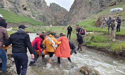 Van'da dağda mahsur kalan vatandaş kurtarıldı