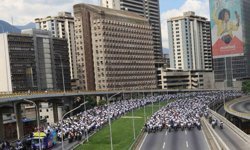 Venezuela'da ABD yaptırımlarının kaldırılması için başlatılan yürüyüş başkentte sona erdi