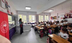 Veterinerler minik öğrencilerle buluştu