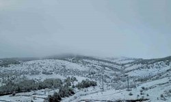 Yozgat'ta bahar ortasında kış manzarası