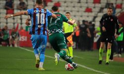 Ziraat Türkiye Kupası: Trabzonspor: 1 - Konyaspor 0 (İlk yarı)