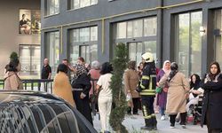 20 katlı binada yangın paniği: Bina sakinleri yanlış alarmla sokağa döküldü