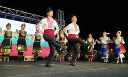 6 ülkeden 18 halk dansları ekibi, 750 dansçı Ayvalık'ta kültür köprüsü kurdu