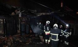 Alevlere teslim olan ahşap ev kullanılamaz hale geldi